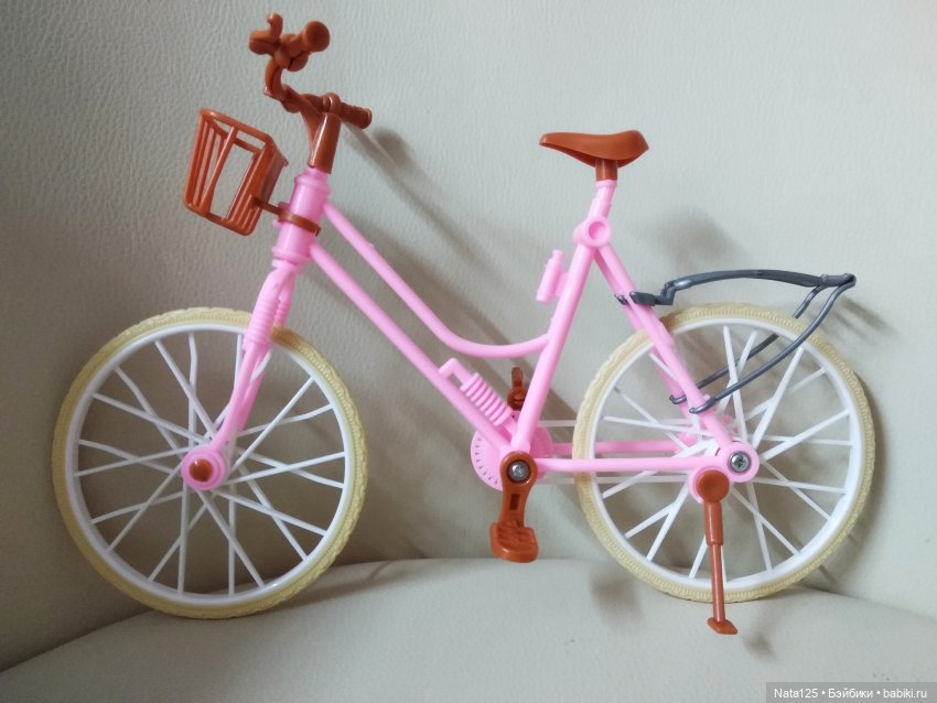 Одежда, мебель и прочие "ништяки", специально купленные для Барби