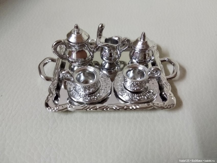 Одежда, мебель и прочие "ништяки", специально купленные для Барби