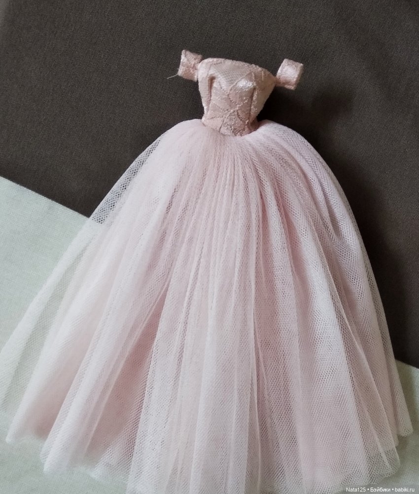 Одежда, мебель и прочие "ништяки", специально купленные для Барби