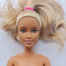 Гибрид Барби теннисистки на йоге