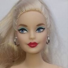 Гибрид головы Барби 60 Anniversary на йоготеле