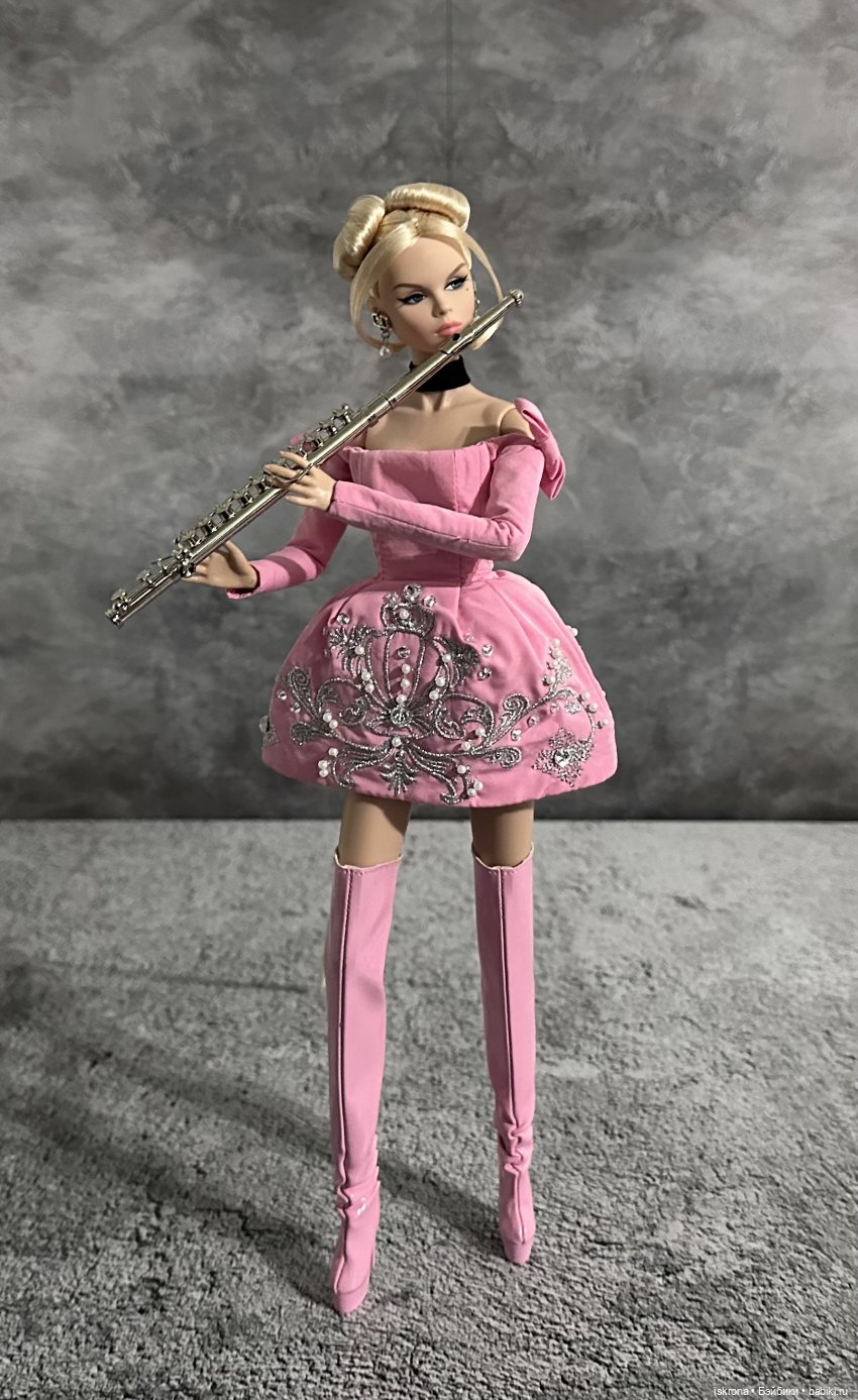 "8 1/2" - открытию DollCi Awards 2023 посвящается