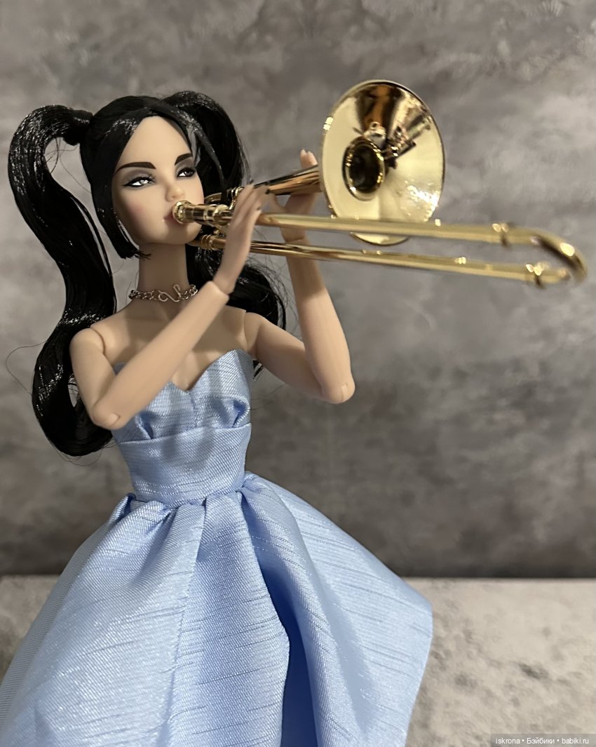 "8 1/2" - открытию DollCi Awards 2023 посвящается