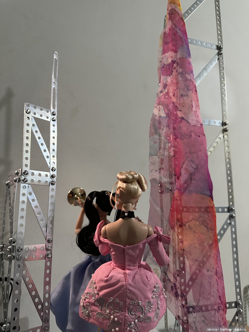 "8 1/2" - открытию DollCi Awards 2023 посвящается