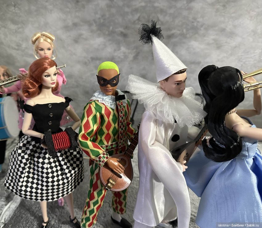 "8 1/2" - открытию DollCi Awards 2023 посвящается