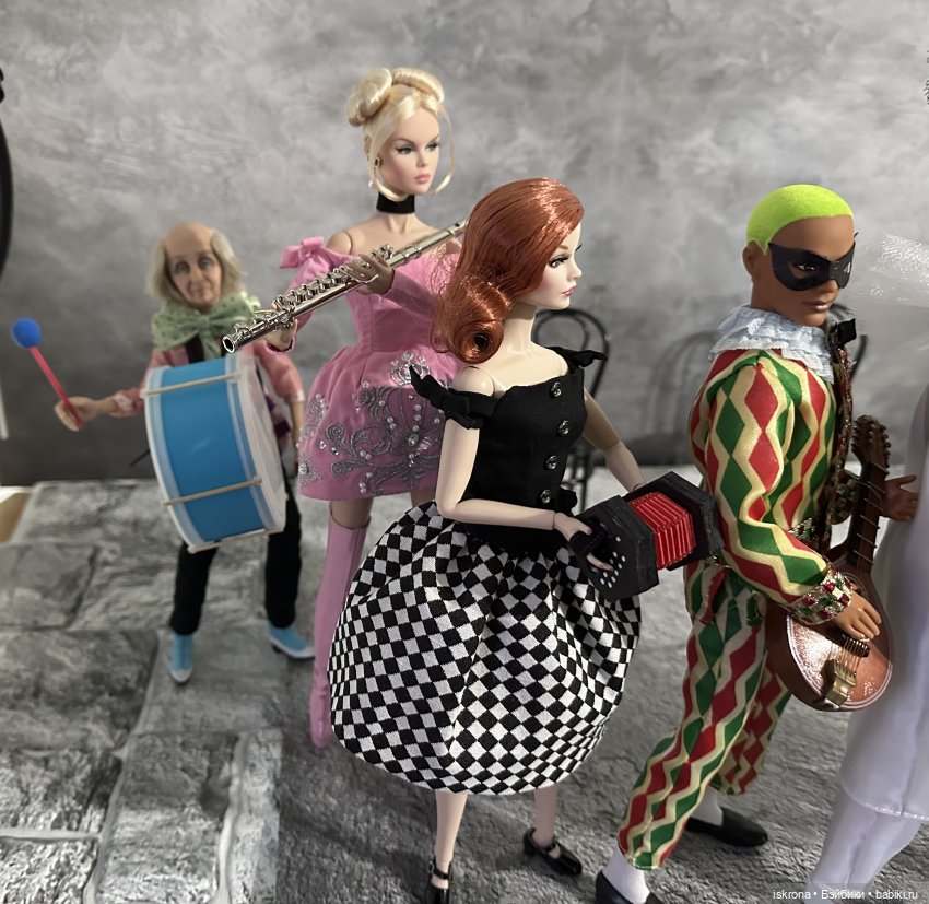 "8 1/2" - открытию DollCi Awards 2023 посвящается