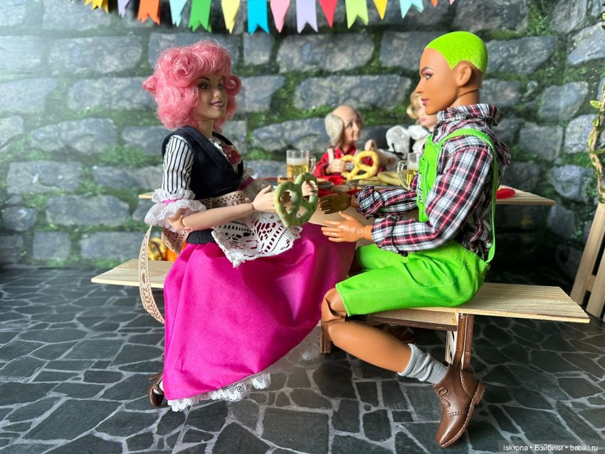 Октоберфест 2025: гуляем — Кукольный Октоберфест: осенний фестиваль и народные гуляния