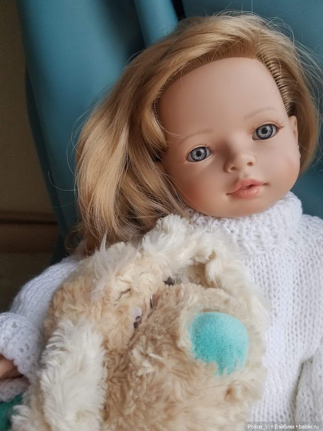 Анютка бывает серьезной.. но редко)