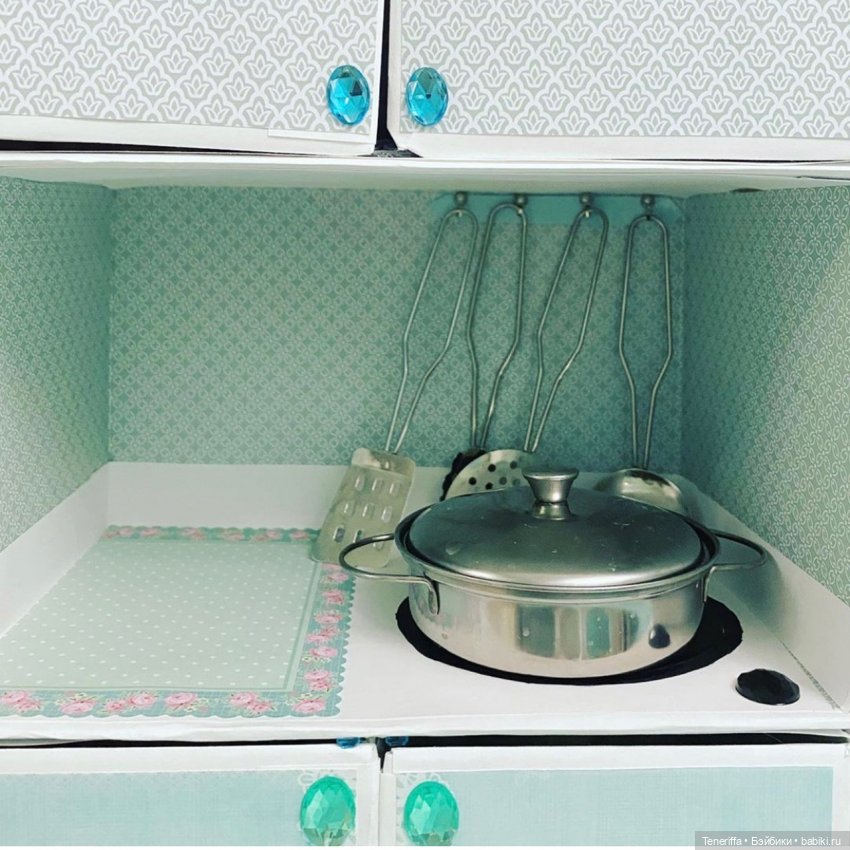 плитка и столик