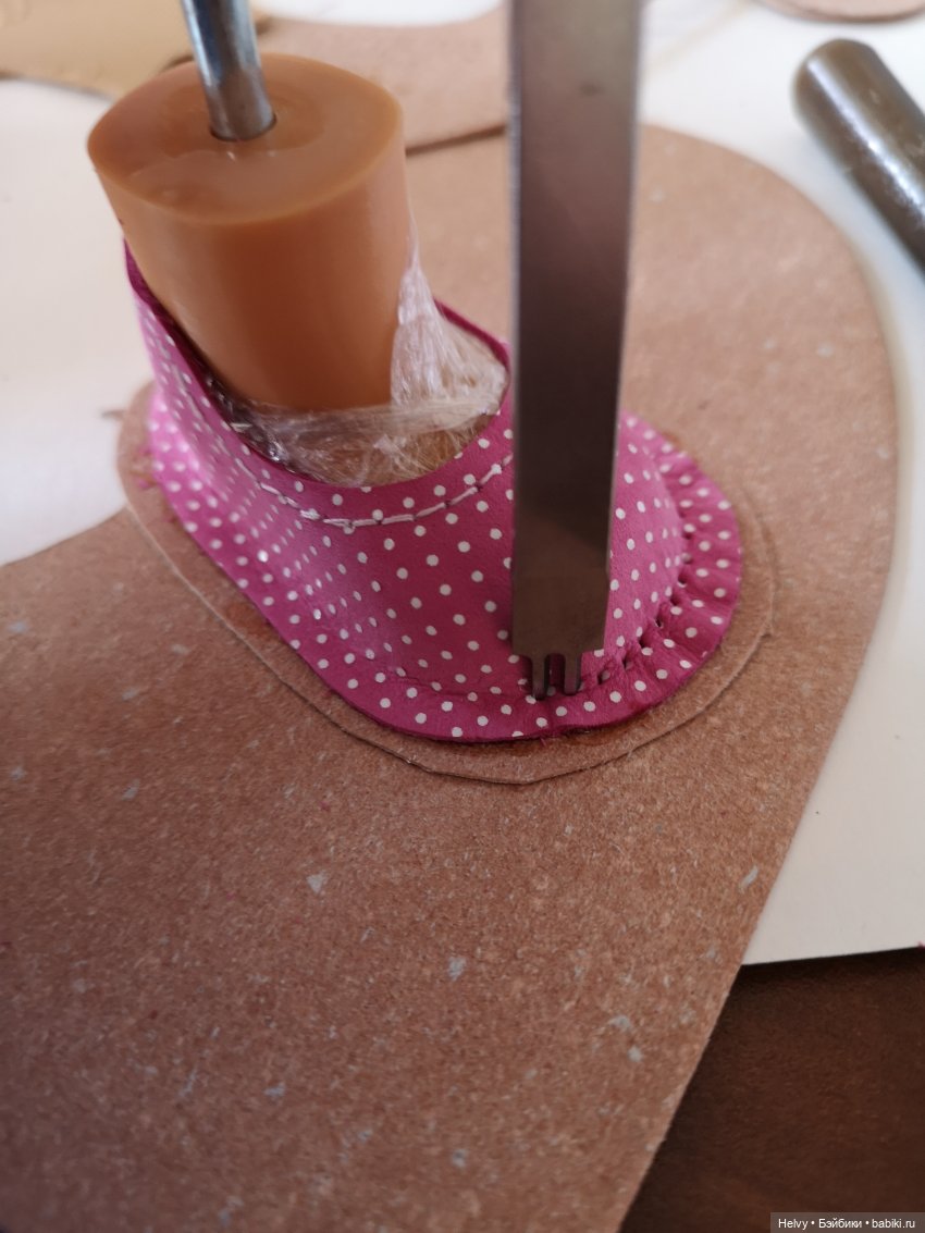 Два способа сделать туфельки для куклы