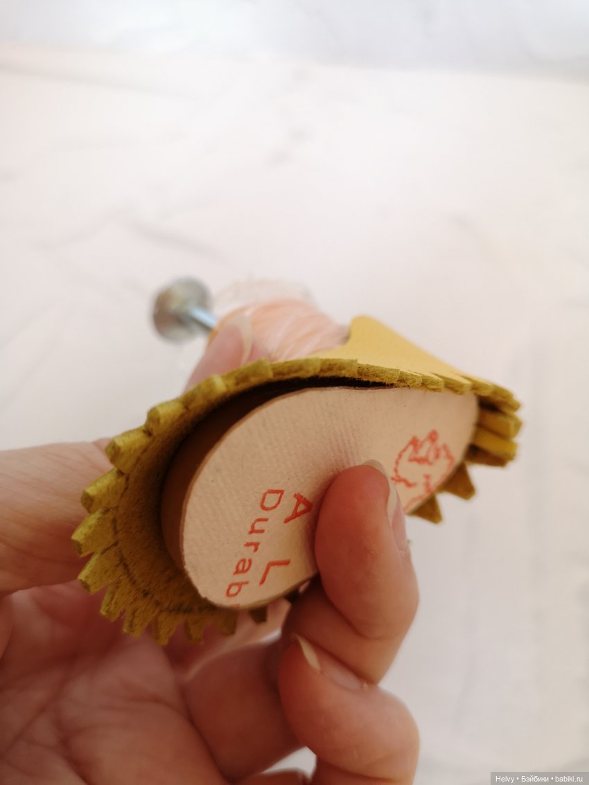 Два способа сделать туфельки для куклы