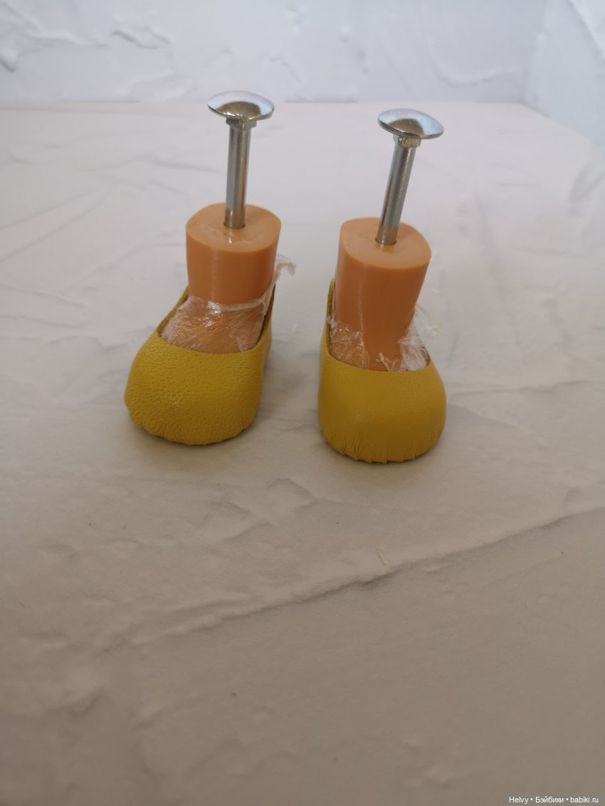 Два способа сделать туфельки для куклы