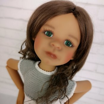 Gemma от Kaye Wigs. Платье с зайцами.