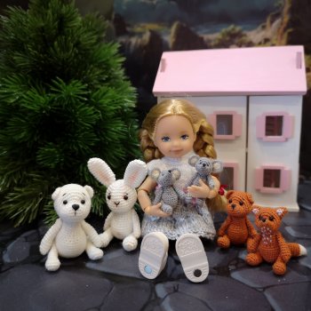 Келли и ее игрушки