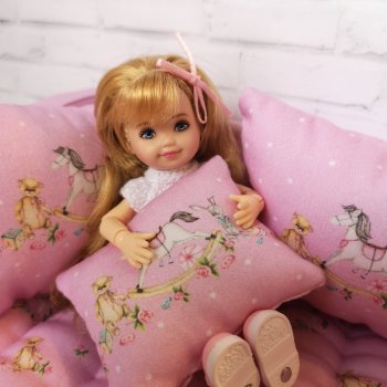 Маша из набора "Goldilocks and three bears"