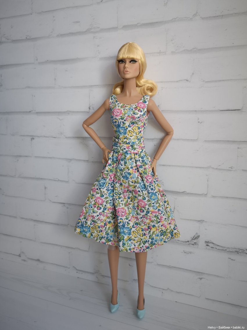 Поппи Паркер Suited for Travel