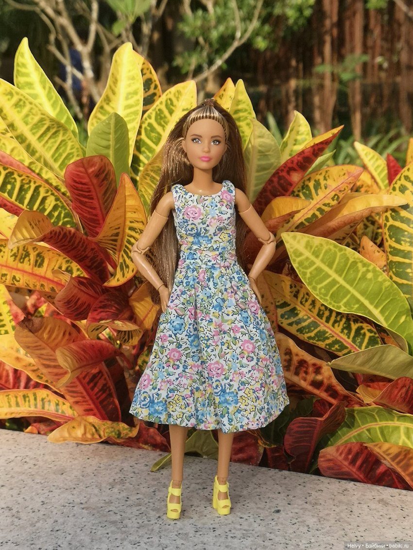 Поппи Паркер Suited for Travel