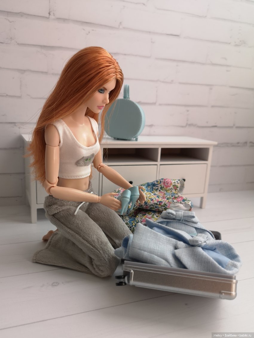 Поппи Паркер Suited for Travel