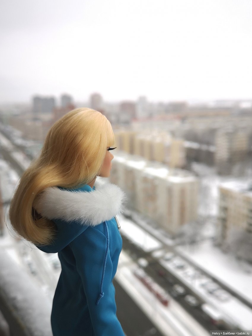 Поппи Паркер Suited for Travel