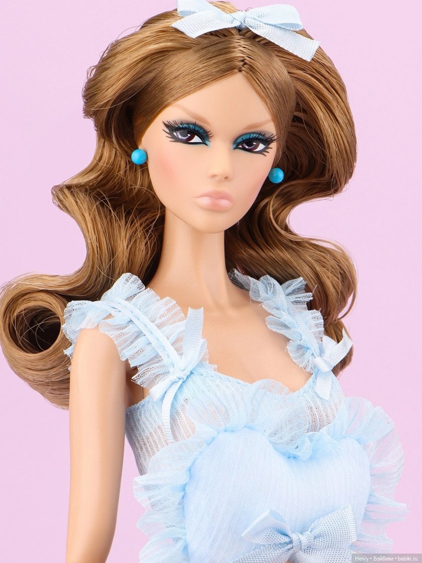 Синди Valley of the dolls, Bluenightgrow