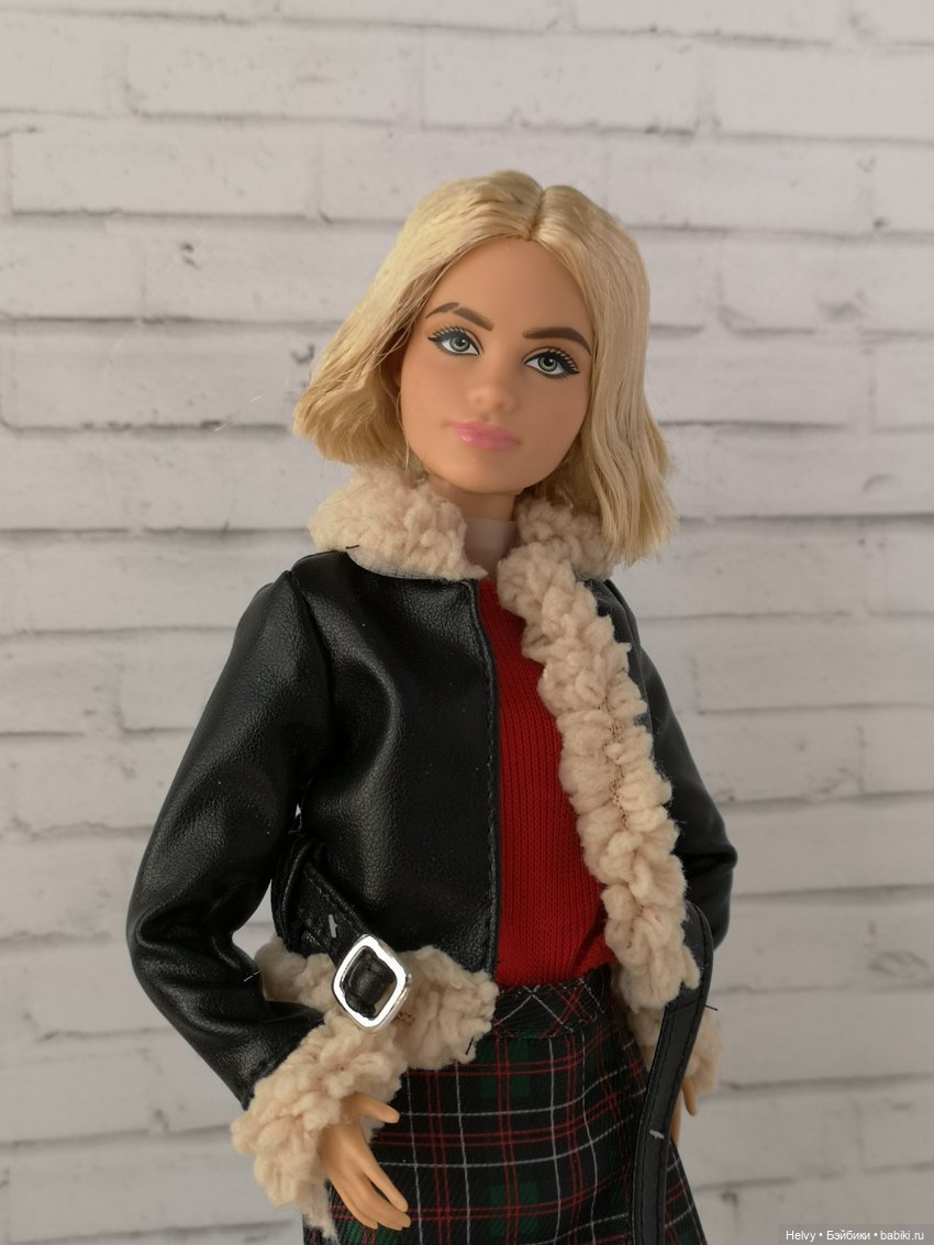 Итоги 2025 года — Коллекции игровых кукол (Playline): фото полок