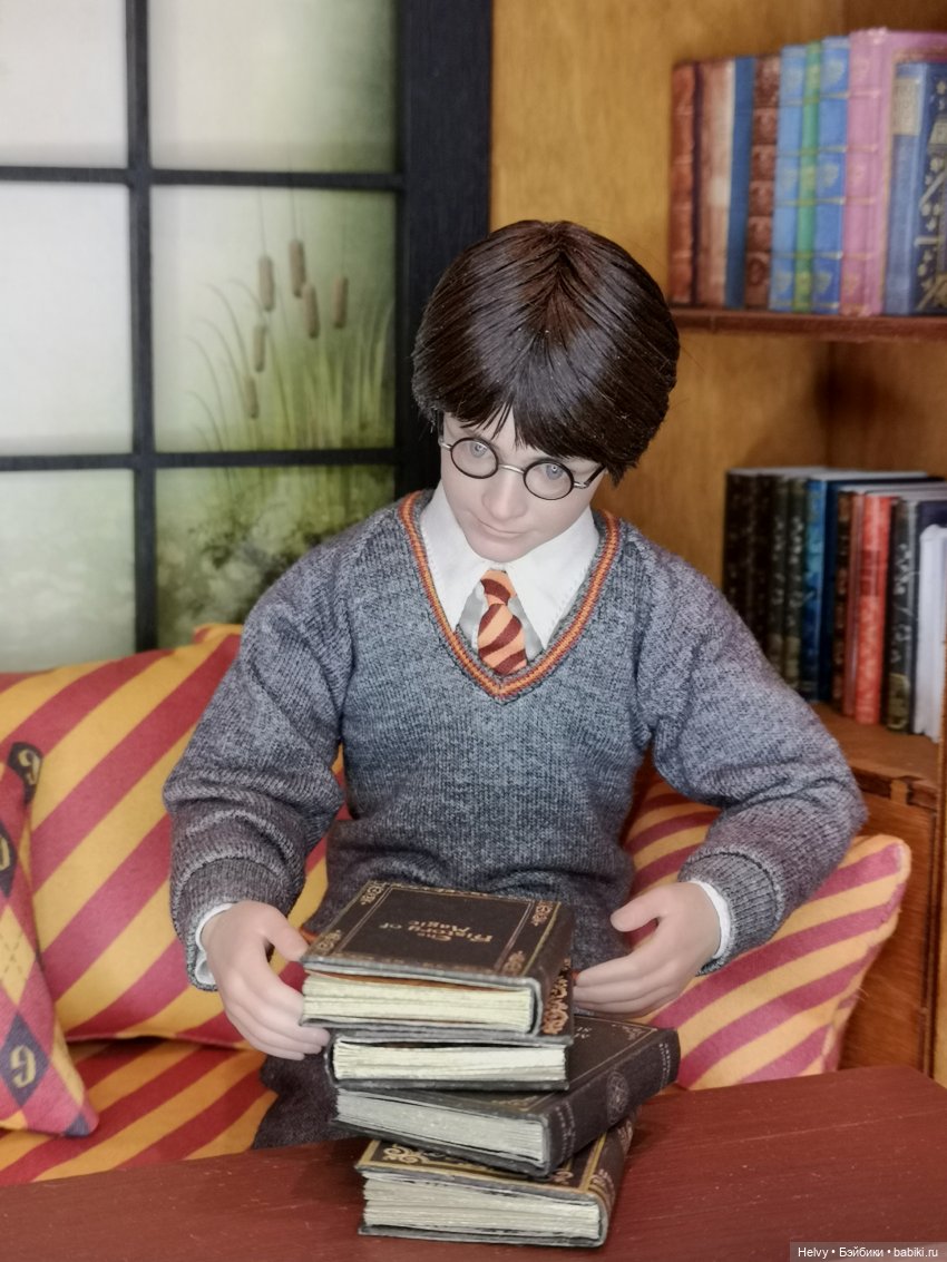 Уголок в гостиной Гриффиндора (фото 8)