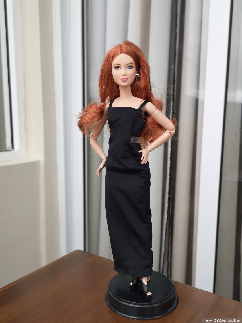 Barbie Basics 04 Лея — Куклы Barbie (Барби): Looks (фото 3)