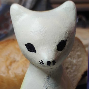 Ермиловская лисичка выбирает наряд.