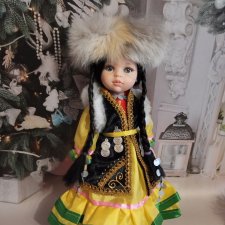 Национальный костюм,из серии костюмы народов мира.