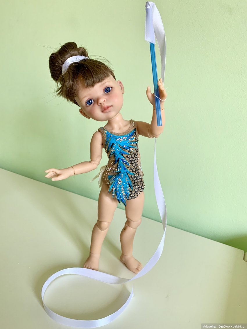 Художественная гимнастика: выступление с лентой
