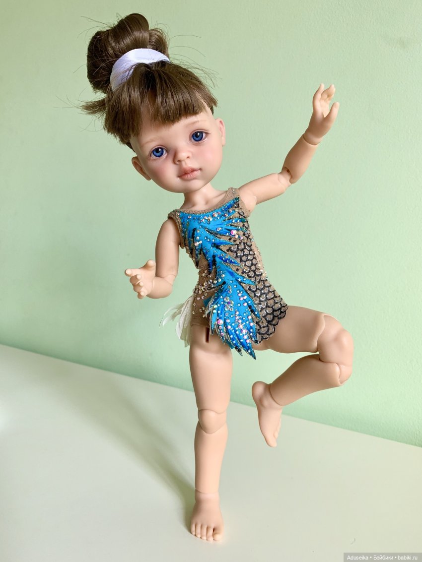 Художественная гимнастика: выступление с лентой