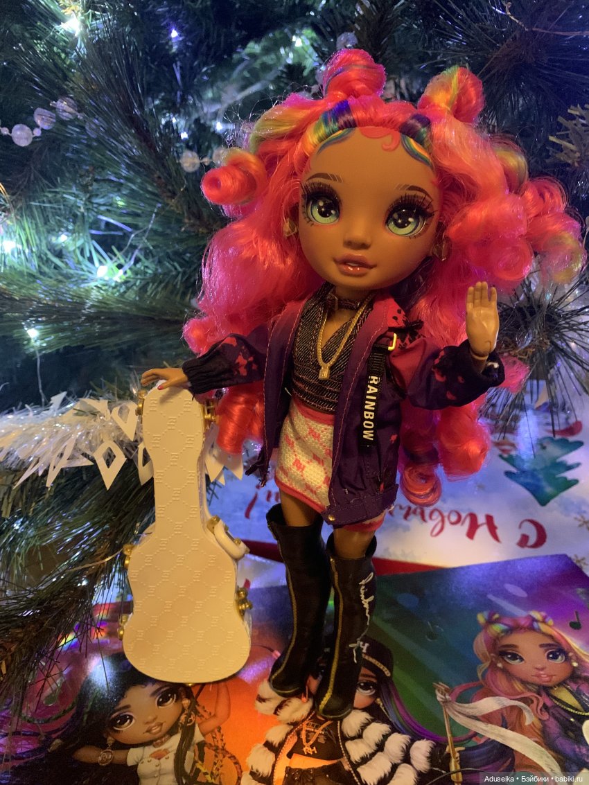 Новогодний рок 🎸 Rainbow High Carmen Rockstar