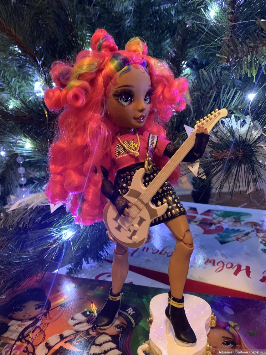 Новогодний рок 🎸 Rainbow High Carmen Rockstar
