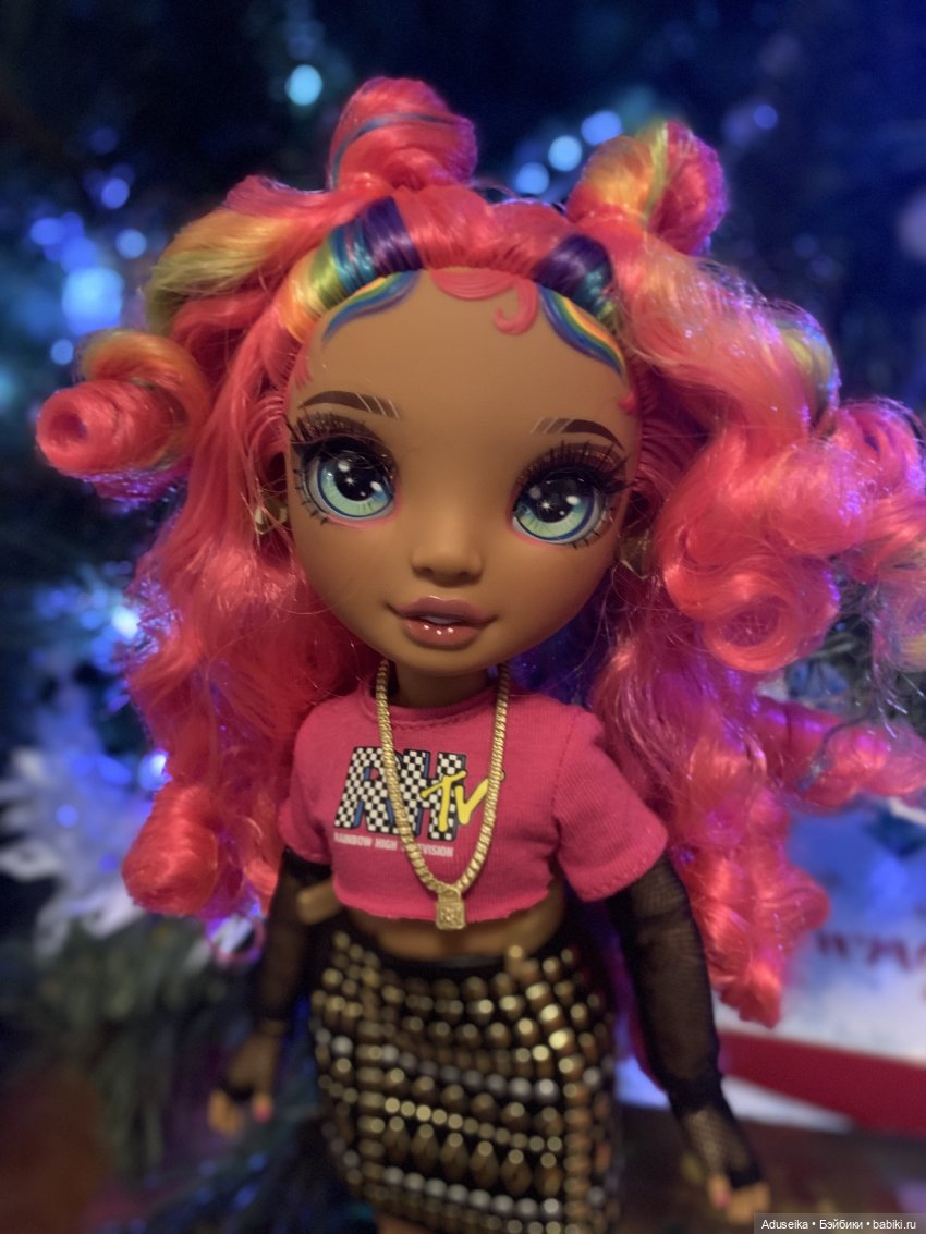 Новогодний рок 🎸 Rainbow High Carmen Rockstar