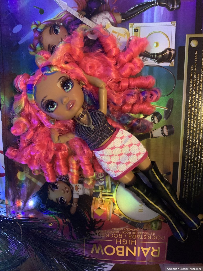 Новогодний рок 🎸 Rainbow High Carmen Rockstar