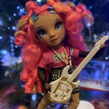 Новогодний рок 🎸 Rainbow High Carmen Rockstar
