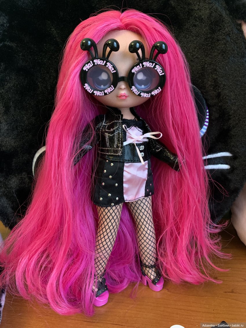 Na! Na! Na! Surprise Ultimate Black Bunny Alex Heart