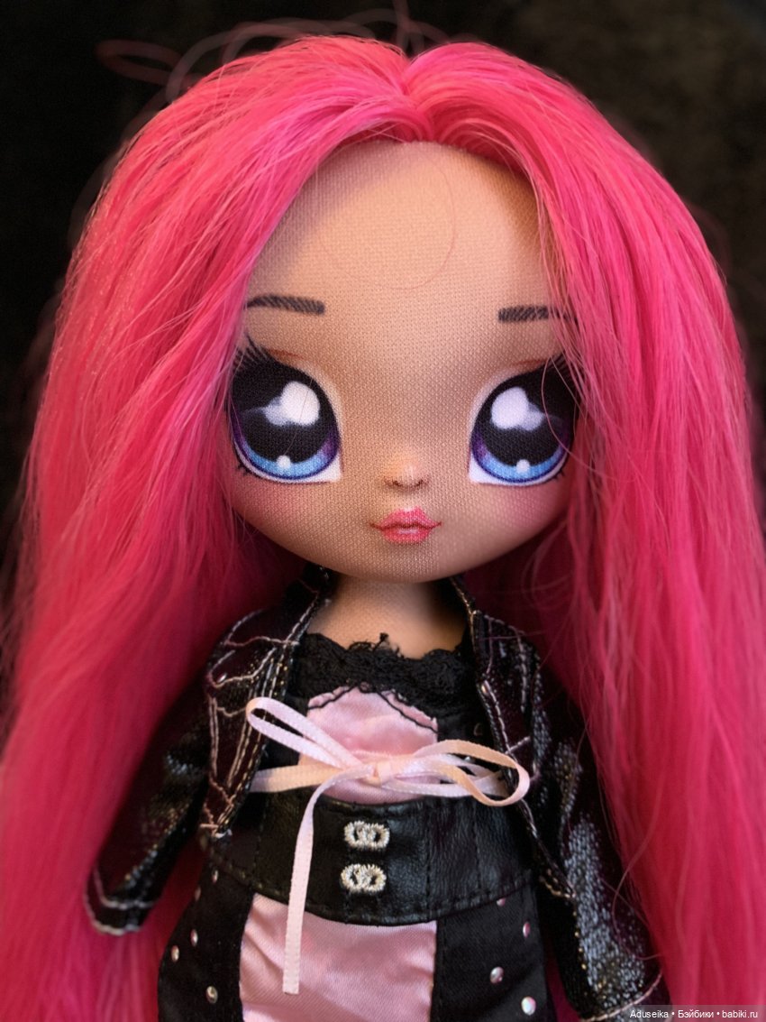 Na! Na! Na! Surprise Ultimate Black Bunny Alex Heart