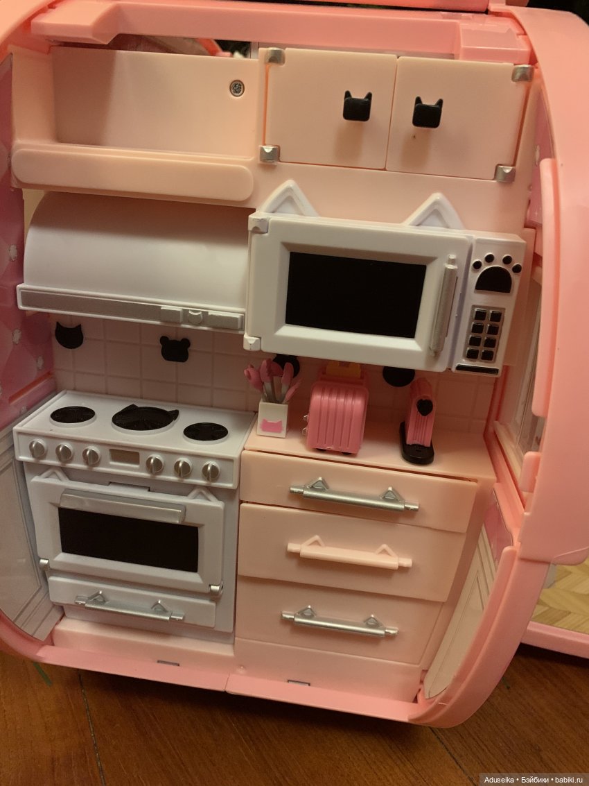 Na! Na! Na! Surprise Kitty-Cat Camper playset - все на кемпинг