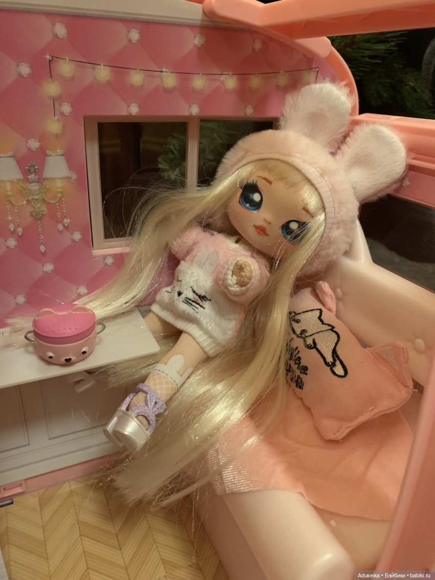 Na! Na! Na! Surprise Kitty-Cat Camper playset - все на кемпинг