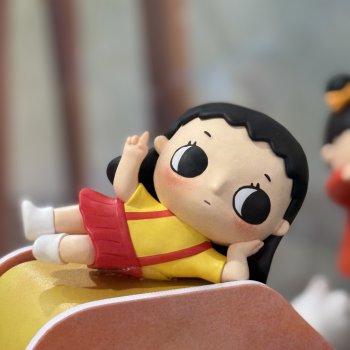 Витрина Pop Mart: Nyota + Chibi Maruko