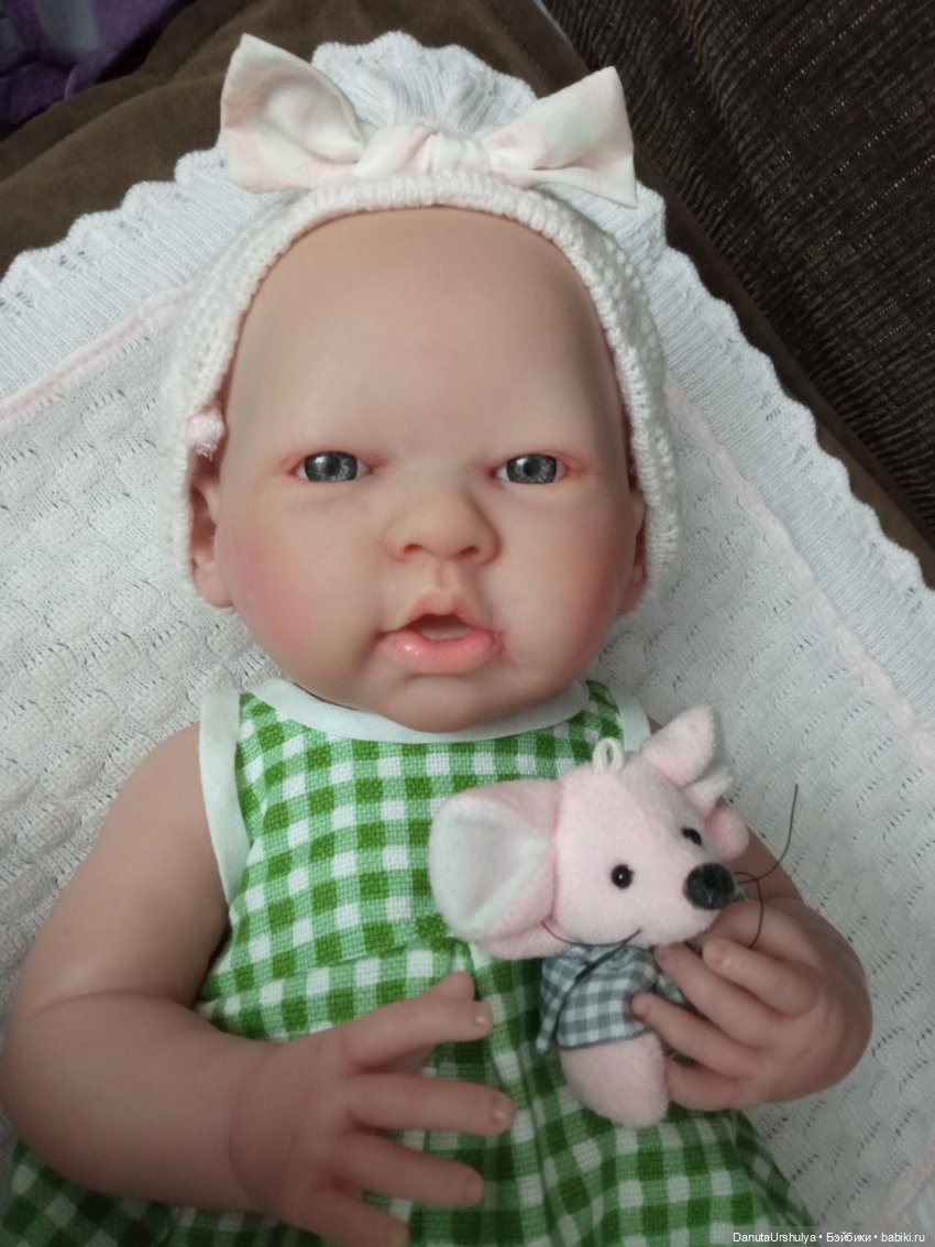 Ура, эти баталии завершились! Эмилька радуется новому личику (фото 7)