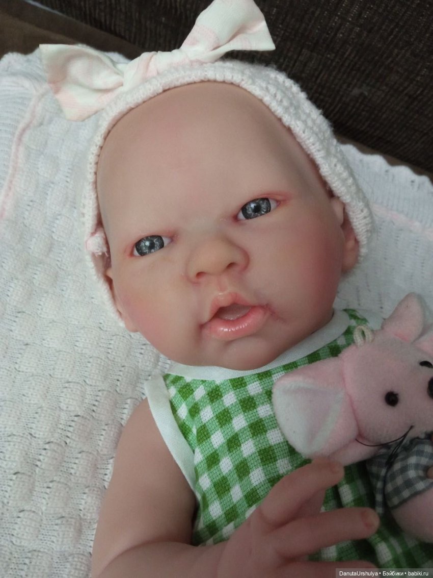 Ура, эти баталии завершились! Эмилька радуется новому личику (фото 5)