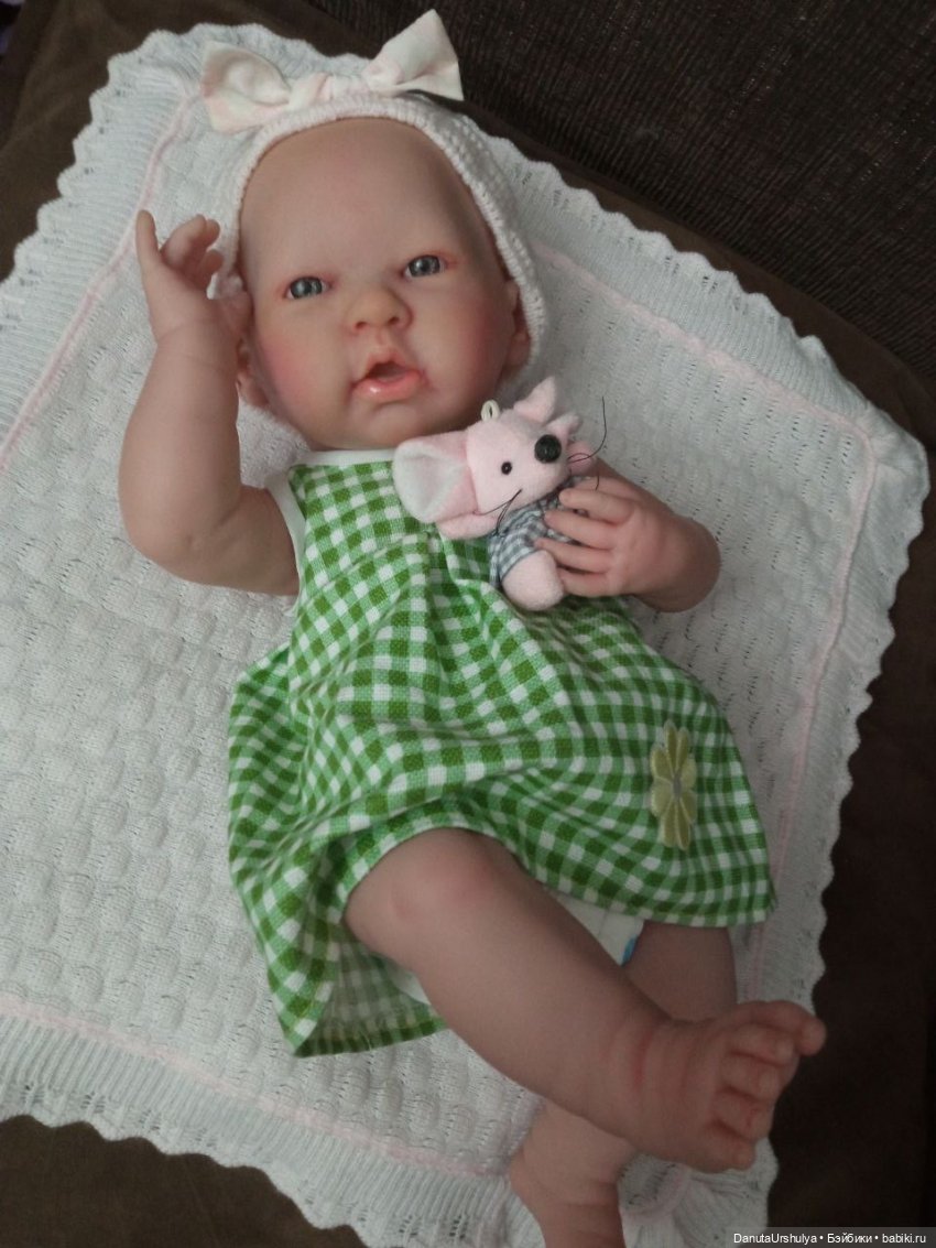 Ура, эти баталии завершились! Эмилька радуется новому личику (фото 3)