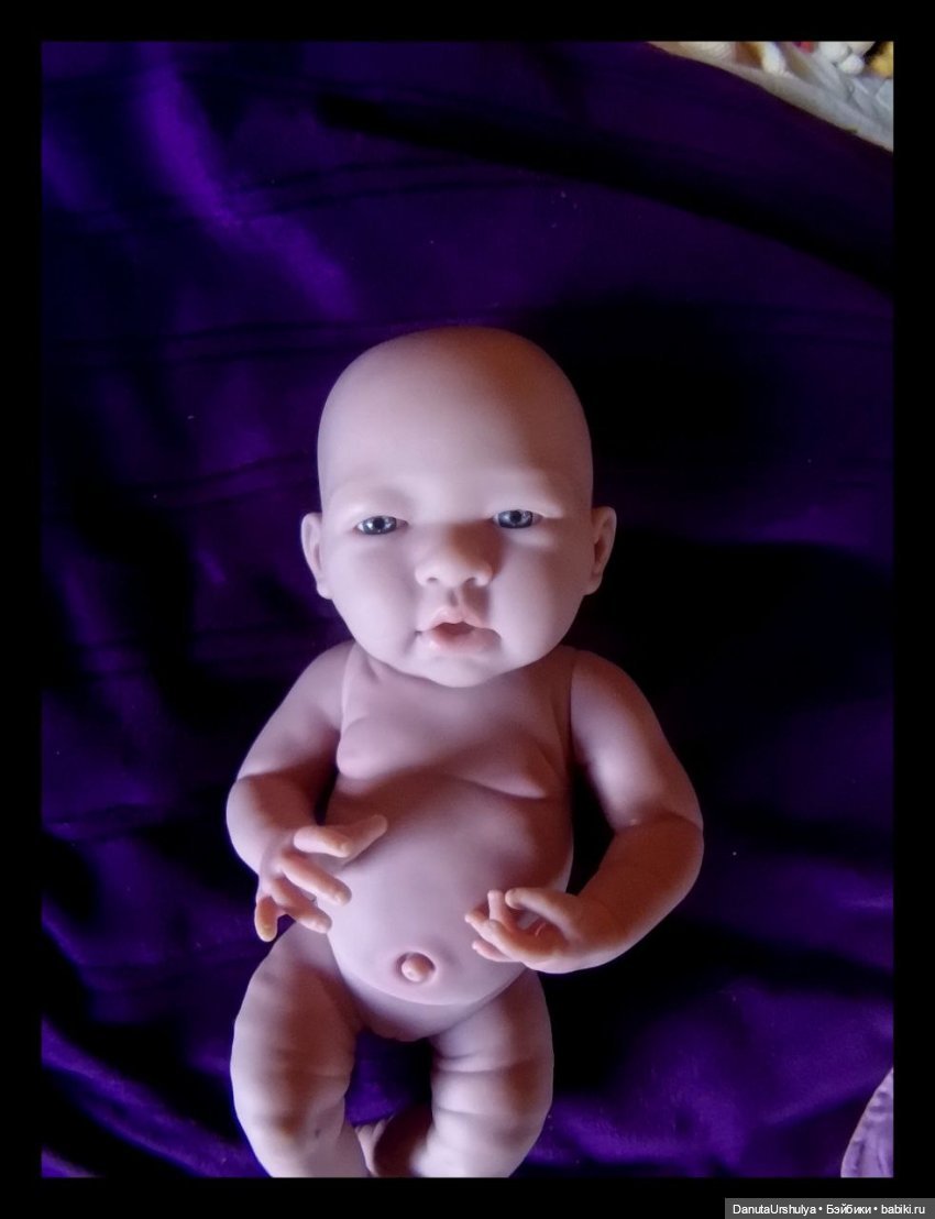 Ура, эти баталии завершились! Эмилька радуется новому личику