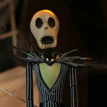 Скажите "Бу!". Хеллуин вечеринка в гостях у Джека Скеллетона!