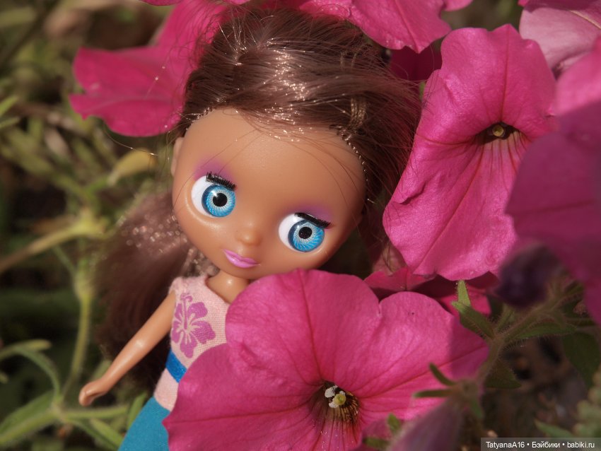 Куколки мини Блайз ярким летом