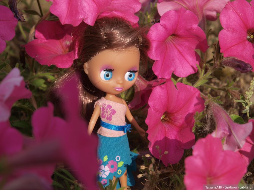 Куколки мини Блайз ярким летом
