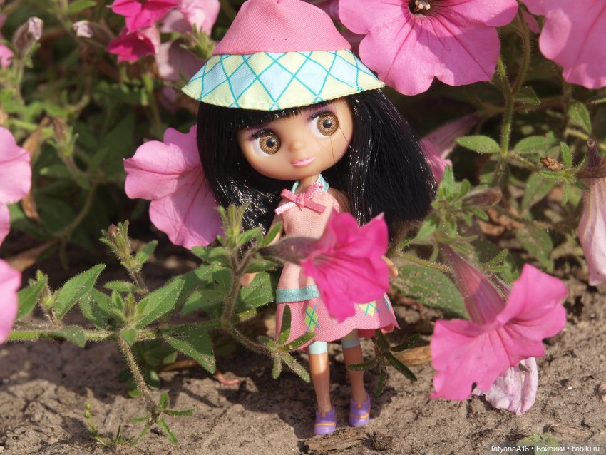 Куколки мини Блайз ярким летом