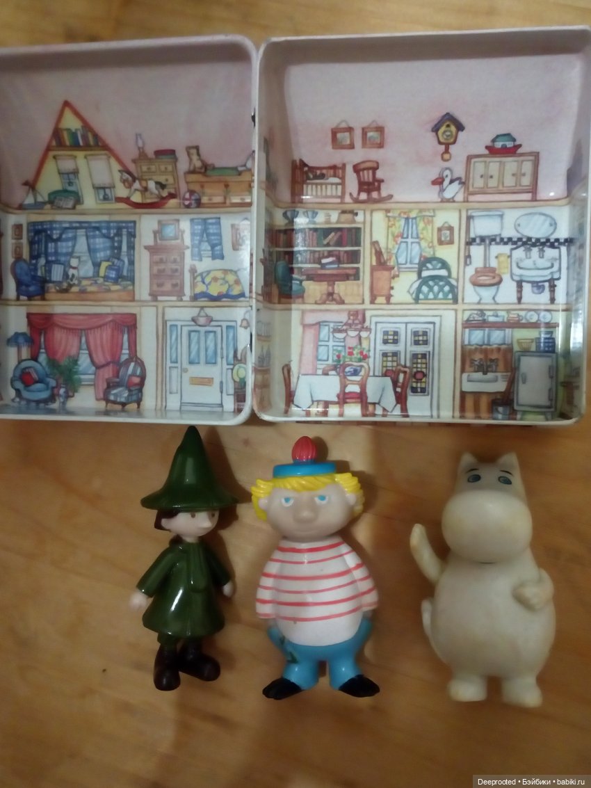 Муми из киндера, живет с Туу-тикки и Снусмумриком из финского набора